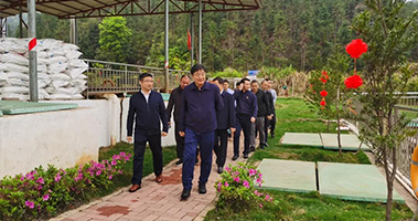 贛州市委常委、常務(wù)副市長高世文一行先后到挺進(jìn)環(huán)保定南馬山逕、龍南黃沙稀土尾水項目調(diào)研
