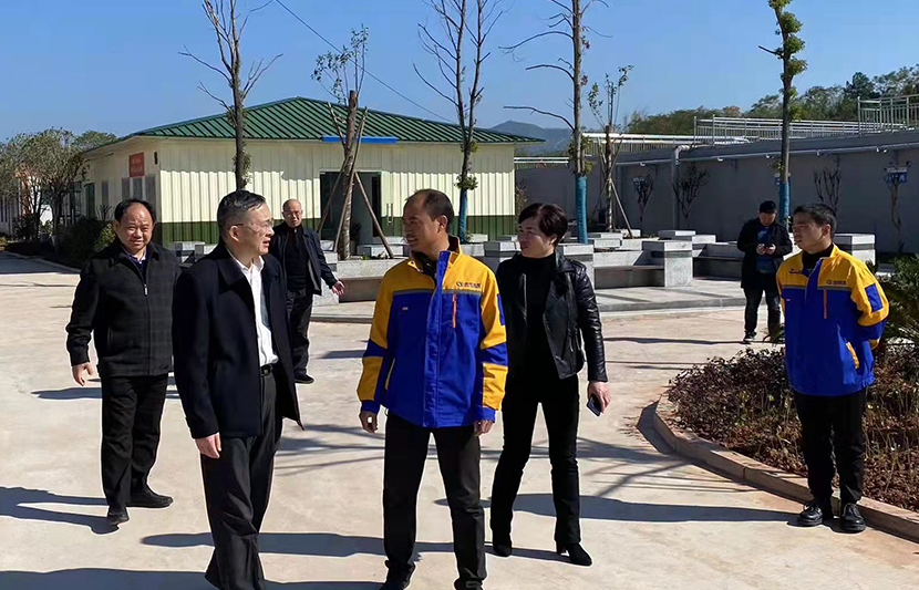 江西省生態(tài)環(huán)境廳黨組成員、副廳長(zhǎng)龍剛一行蒞臨挺進(jìn)環(huán)保和樂新村污水處理站視察調(diào)研